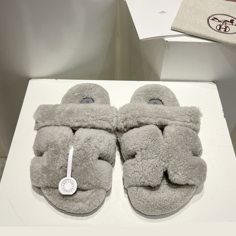 H**mes slippers